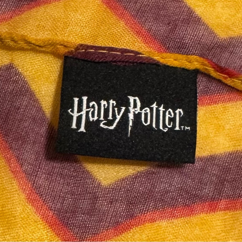 Warner Bros. Harry Potter Gryffindor Red and Gold chiffon infinity Scarf - Picture 3 of 5
